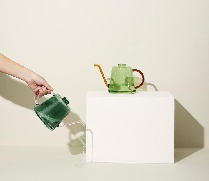 Productafbeelding Hübsch Pretty - Flora Gieter Groen/Amber (1 l)