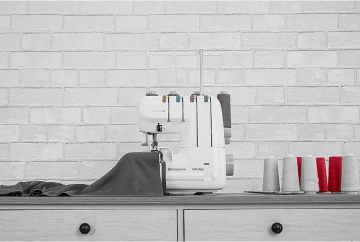 Actual product image Husqvarna VIKING Amber S100 Overlock