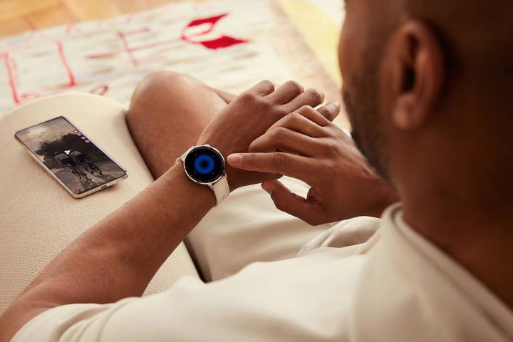 Image du produit OnePlus Watch 3 43mm - Silver Steel (43 mm, WLAN uniquement)