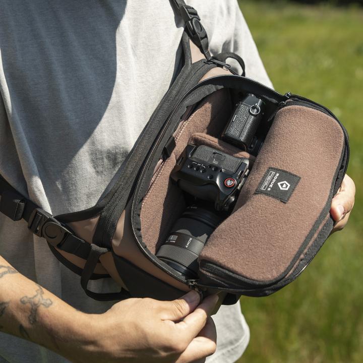 Actual product image Wandrd ROGUE Sling 6L Black V2