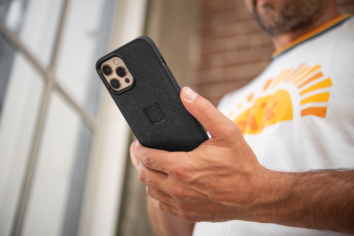 Actual product image Peak Design Everyday Case (Apple iPhone 13)