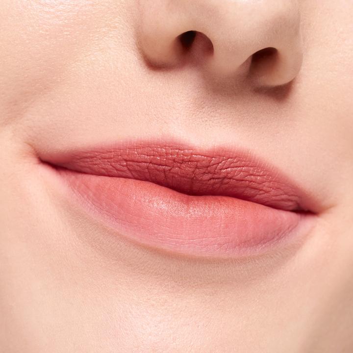 Produktbild essence BLUR soufflé matte lip cream (#7B3F38 Soft Launch)