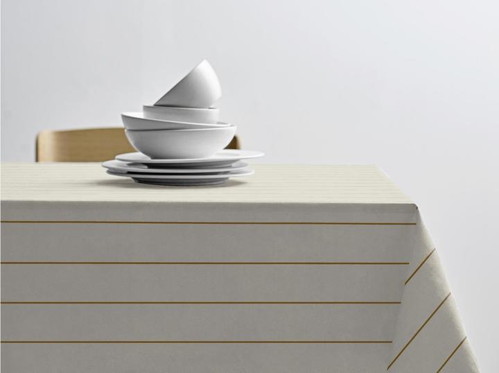 Actual product image Södahl Table cloth Line 140 x 220 cm, Crème/Gold (140 x 220 cm)