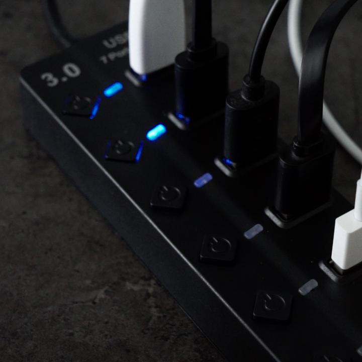 Produktbild Deltalabs USB 3.0 Hub Adapter mit USB Port Steuerung Tastenschalter 5GB/s, 7 Ports (USB-A, 7 Ports)