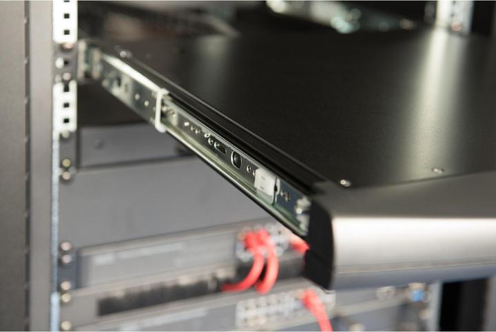 Produktbild Digitus Modulare Konsole mit 17" TFT (43,2cm), 8-Port KVM & Touchpad, deutsche Tastatur