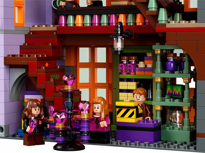 Actual product image LEGO Harry Potter Diagon Alley (75978, LEGO Harry Potter, LEGO Rare Sets)