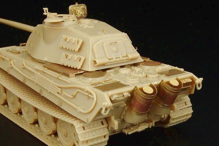 Produktbild Hauler Tiger II Ausf B Königstiger“ (Revell kit)