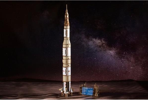 Produktbild No Name Puzzle 3D NASA Saturn V Holzmodell