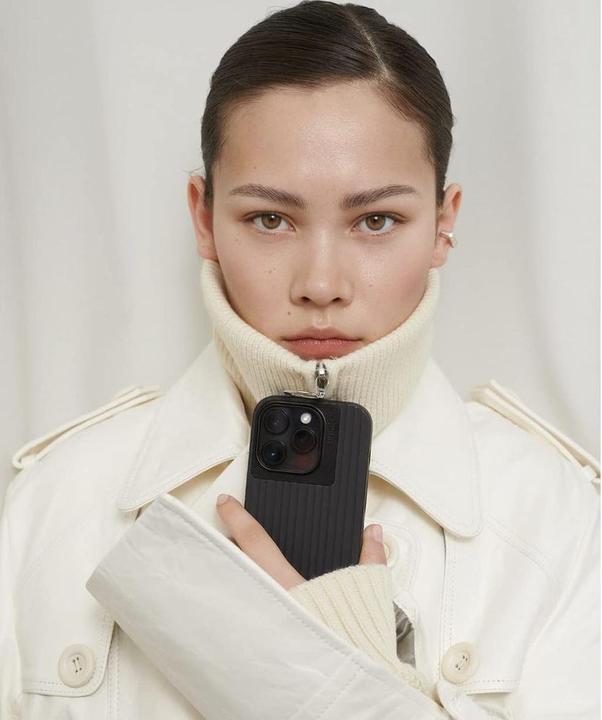 Produktbild Nudient Back Cover Bold Case iPhone 15 Pro Max Charcoal Black (Apple iPhone 15 Pro Max)