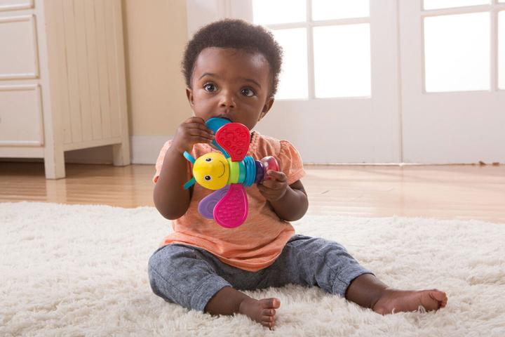 Produktbild Tomy Lamaze Freddie das Firefly Rattle