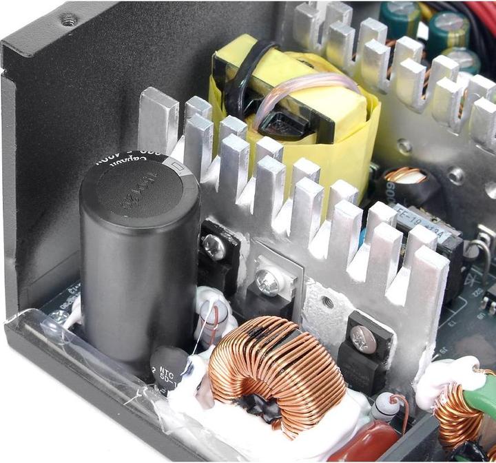 Actual product image Thermaltake Netzteil TR2 S 550W ATX 80+ Black retail (550 W)