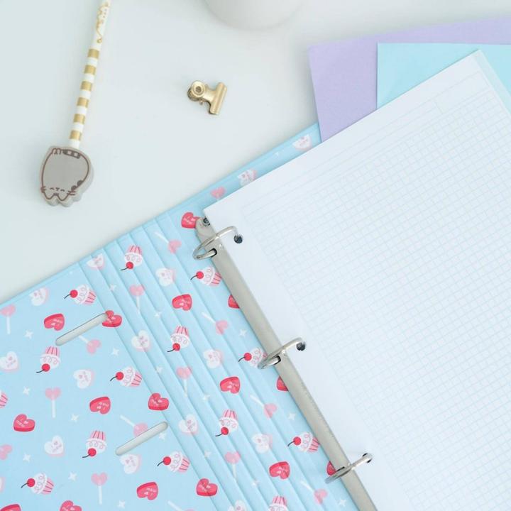 Productafbeelding Pusheen – A4-Ordner aus der Purrfect Love-Kollektion mit Seiten (4 Ringe, Gummiband) (24 x 31 cm)