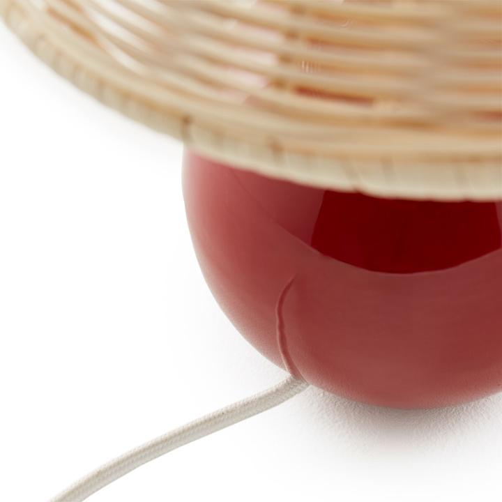 Bordeaux red, Nature