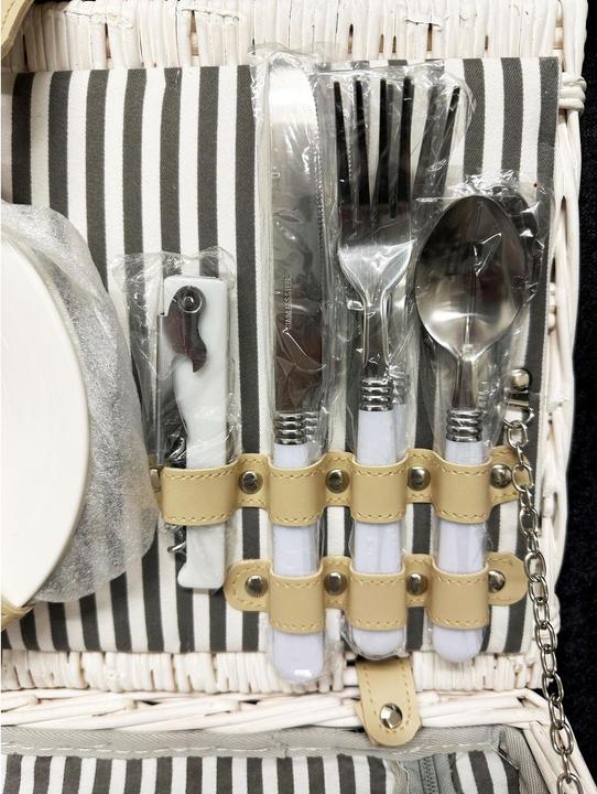 Actual product image GuGus Picnic basket