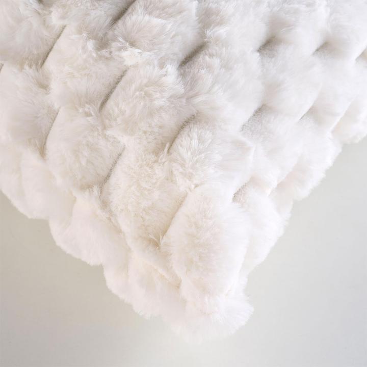 Produktbild Douceur D'intérieur Luxuriöses Sofakissen 45x45 cm - Traumhaft weiches Kuschelkissen in Weiss (45 x 45 cm)