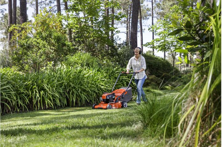 Actual product image Husqvarna LC 347V (Petrol)