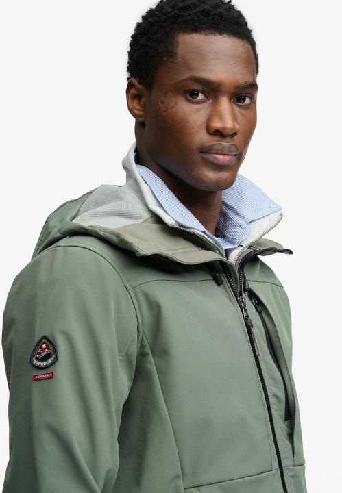 Immagine prodotto Superdry Softshell Trekker Jacke mit Kapuze (M)