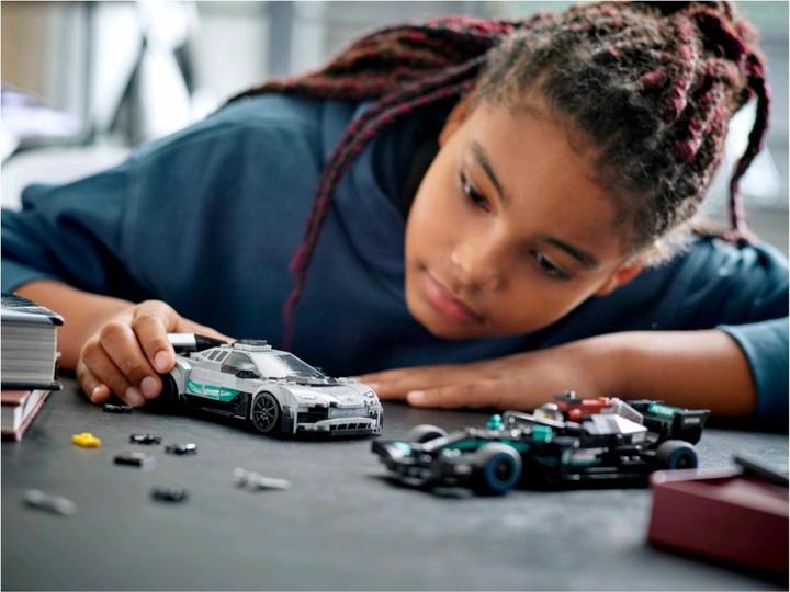 Productafbeelding LEGO Mercedes-AMG F1 W12 E Performance & Mercedes-AMG Project One (76909, LEGO Snelheidskampioenen)