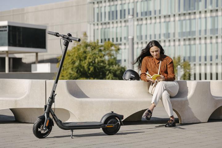 Actual product image Segway-Ninebot F2 D (20 km/h, 40 km, 400 W)