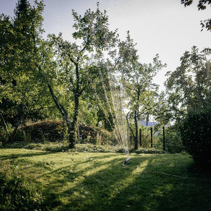 Produktbild No Name Fiskars Zraszacz Wahadłowy L X-Series