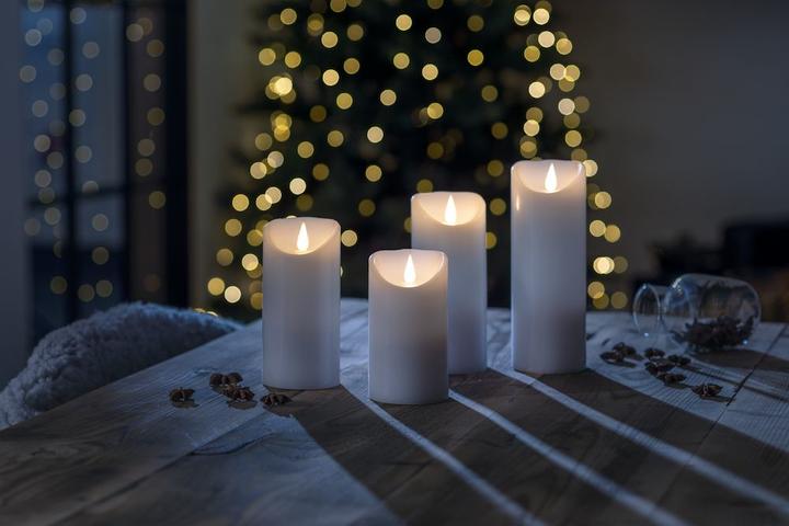 Immagine prodotto Konstsmide Candela di cera a LED, bianca, con fiamma 3D, Ø 7,5 cm, altezza: 17,5 cm, con timer 4h e 8h (1 x)