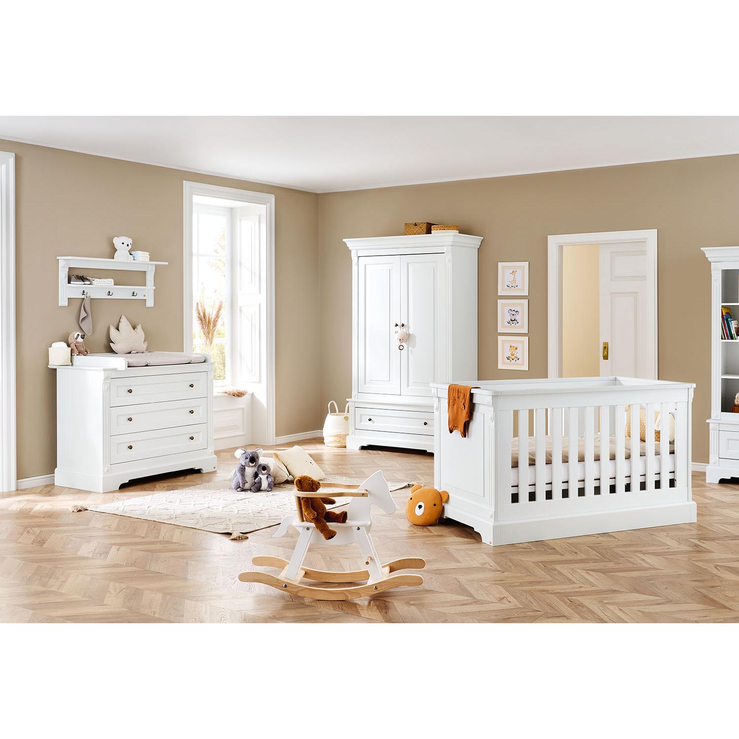 Pinolino, Komplett-Babyzimmer, Emilia breit (Babybett, Wickelkommode, Kinderkleiderschrank)