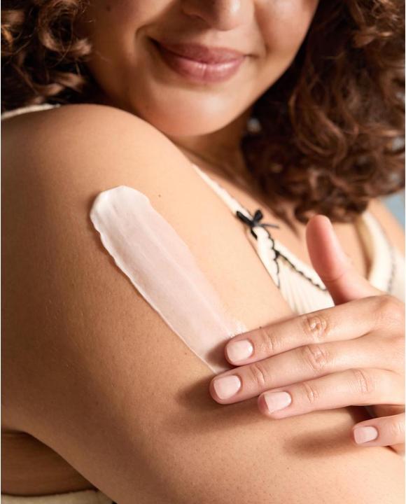 Actual product image NIVEA Repair & Care Sensitive Body Lotion (400 ml)