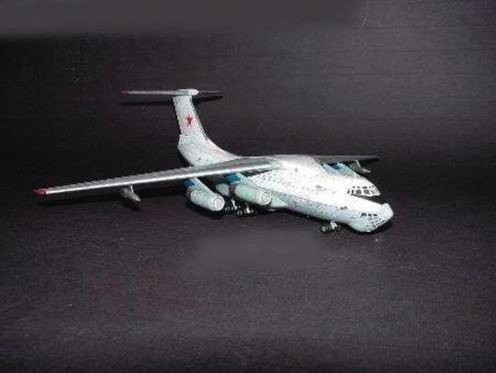 Actual product image Trumpeter Ilyushin IL-78 Midas