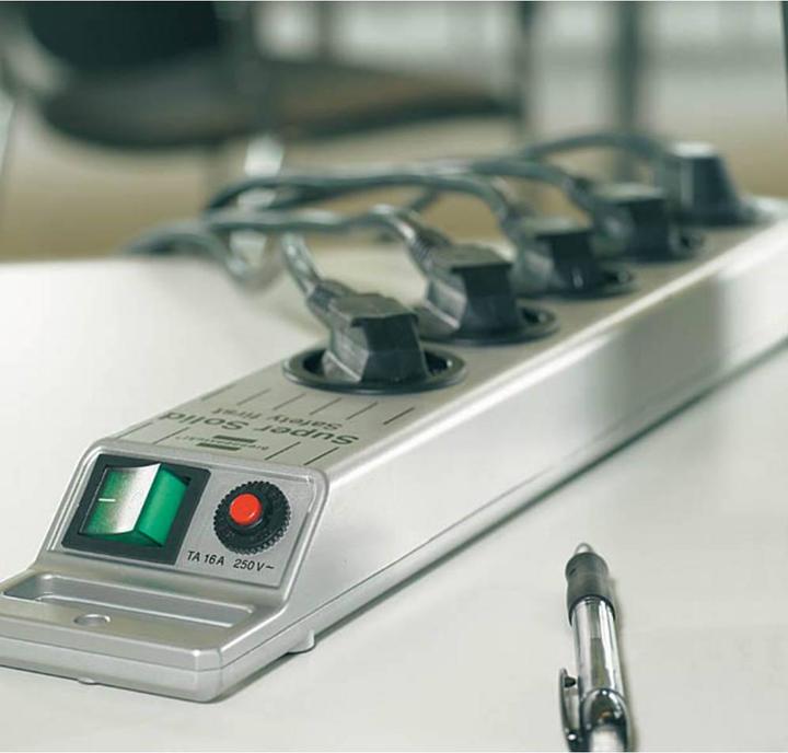 Actual product image Brennenstuhl super solid line (5x, CEE 7/3, 2.50 m)