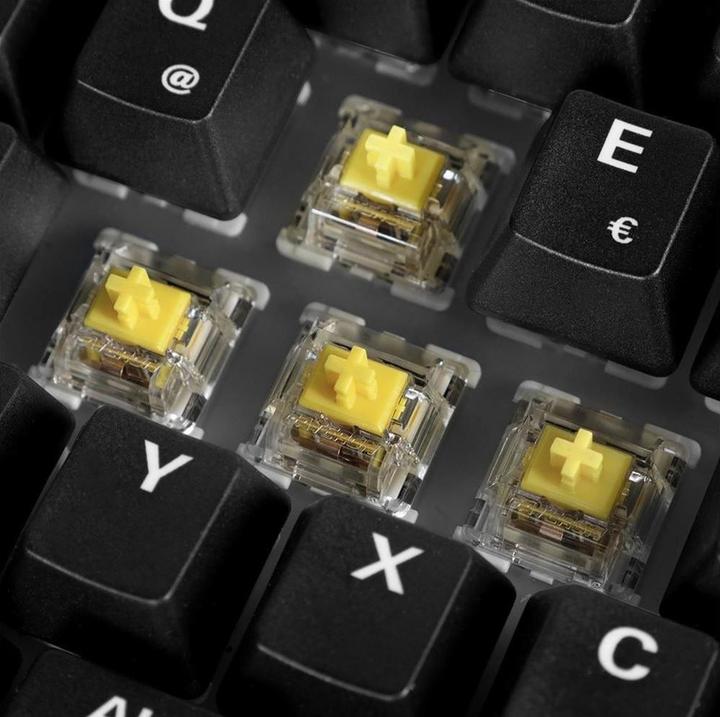Actual product image Sharkoon SKILLER SGK50 S2 Wood PBT (holz/schwarz, DE-Layout, Gateron G Pro 3.0 Yellow) (DE, Cable)