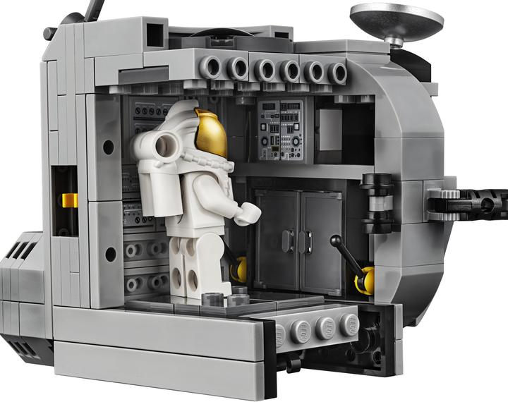Immagine prodotto LEGO NASA Apollo 11 Lunar Lander (10266, LEGO Creator Expert, Set LEGO rari)