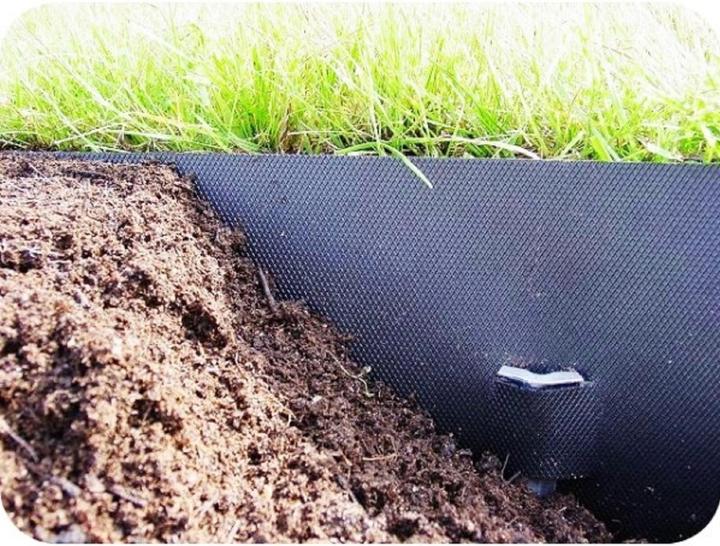 Actual product image Green Split Plastic lawn edging tape 15cm x 6m (600 cm)