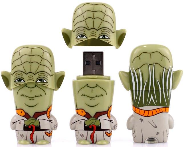 Actual product image Mimoco Star Wars MIMOBOT Yoda (4 GB)