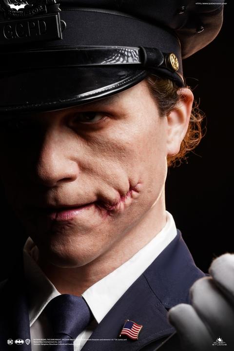 Actual product image Queen Studios The Dark Knight Bust 1/1 The Joker (Police Uniform) 87 cm