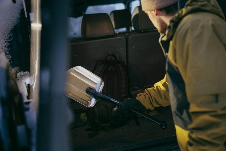 Produktbild Fiskars Schaufel mit Fusstrittplatte