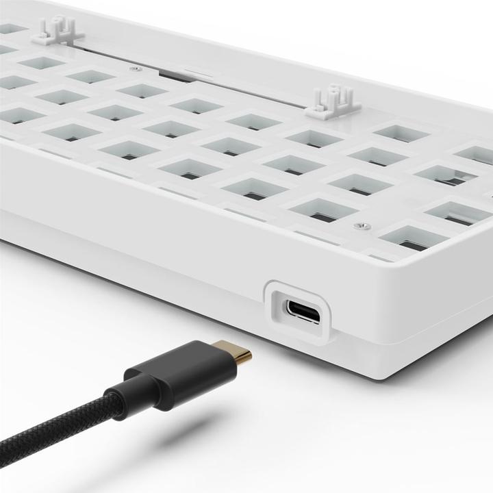 Actual product image Sharkoon SGK50 S4 Gen2 wh Barebone (DE, Cable)