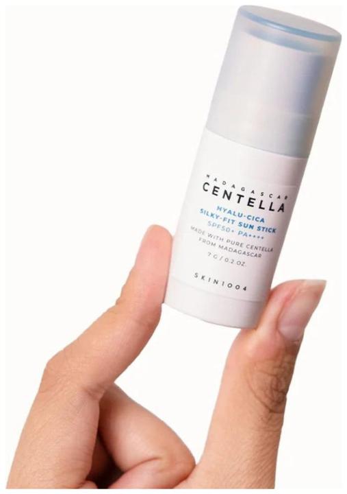 Actual product image Skin1004 Madagascar Centella Hyalu-Cica Silky-Fit (Sun stick, SPF 50, 7 g)