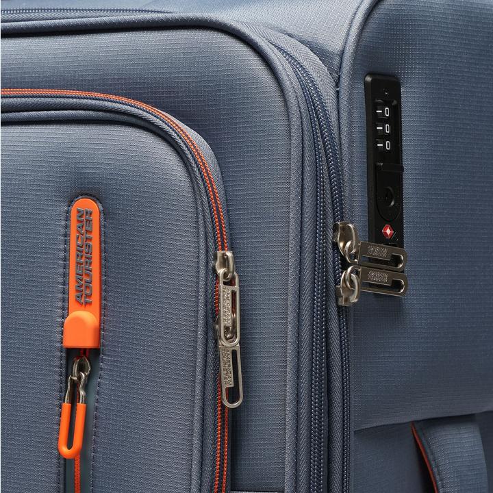 Actual product image American Tourister Cloudrider 4 Rollen Trolley M 67 cm mit Dehnfalte (67 l)