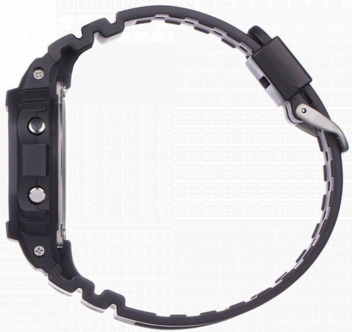 Productafbeelding G-Shock DW-5600UE-1VER (Chronograaf)