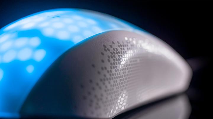 Produktbild Roccat Burst Pro (Kabelgebunden)
