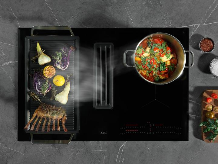 Image du produit AEG CCE84543FB (78 cm, Table de cuisson à induction)