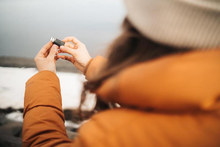 Produktbild Verbatim PinStripe (128 GB, USB-A)