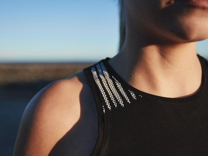 Produktbild Compressport Performance Singlet W (L)