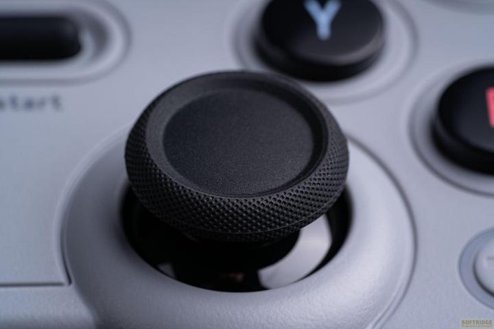 Actual product image 8bitdo Sn30 Pro (Switch, iOS, PC, Android)