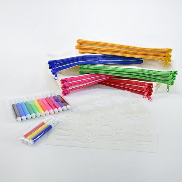 Image du produit Kögler Baumwollmäppchen zum Bemalen, Set mit 15 Mäppchen, 15 Stiften und 5 Schablonen, 20x12x0,5cm