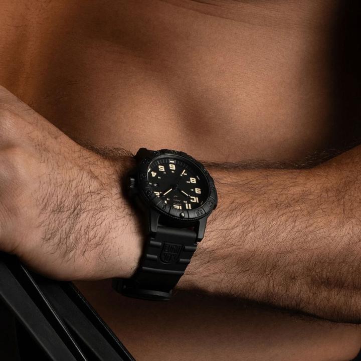 Actual product image Luminox Navy Seal XS.0330 Turtle Giant (Analogue wristwatch, Swiss made, 44 mm)