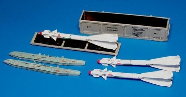 Actual product image Plus Model Russian missile R-60 AA-8 Aphid with box