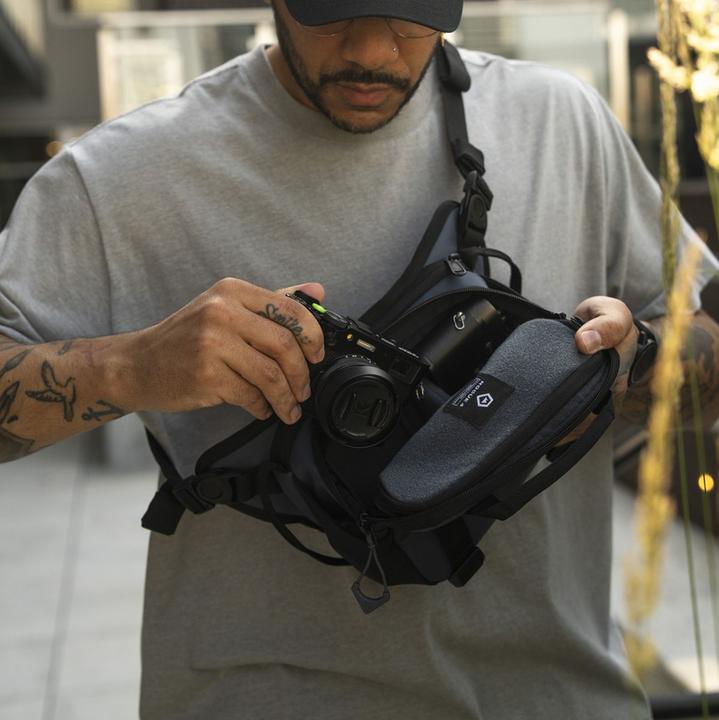 Actual product image Wandrd ROGUE Sling 4L Aegean Blue V2 (Camera shoulder bag, 4 l)