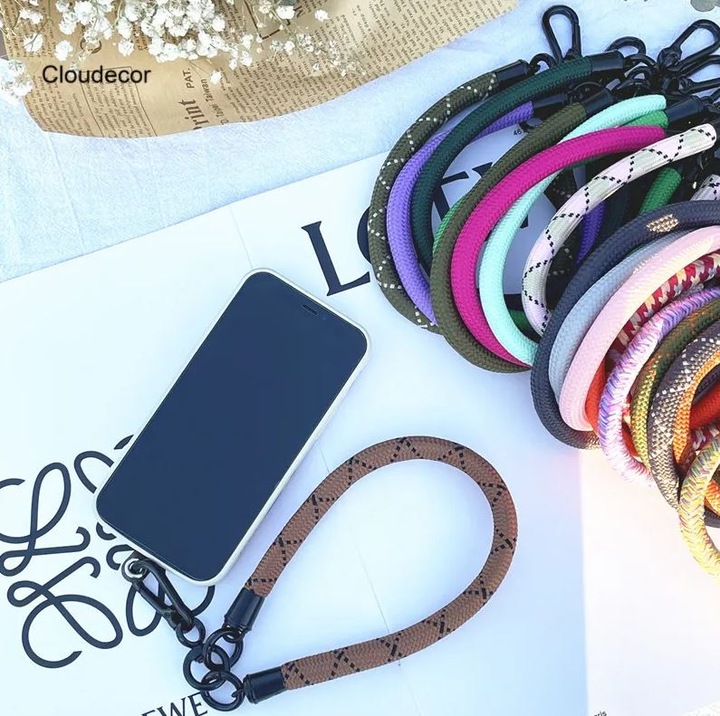 Actual product image PhoneLook Universal Wristband for Smartphone Cover Mint green
