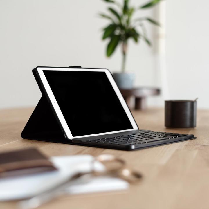 Produktbild Accezz QWERTY Bluetooth Keyboard Bookcase Samsung Galaxy Tab S9 11.0 inch (Eng. Int.)